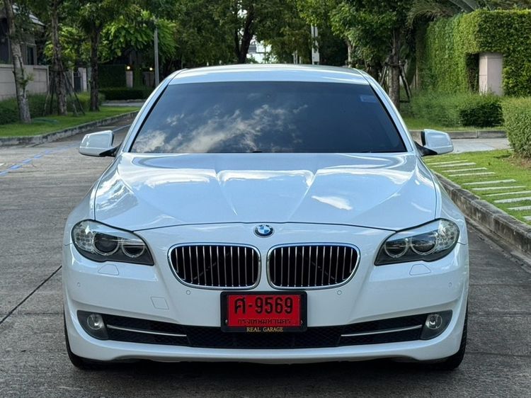 BMW Series 5 2010 523i Sedan เบนซิน ไม่ติดแก๊ส เกียร์อัตโนมัติ ขาว รูปที่ 2