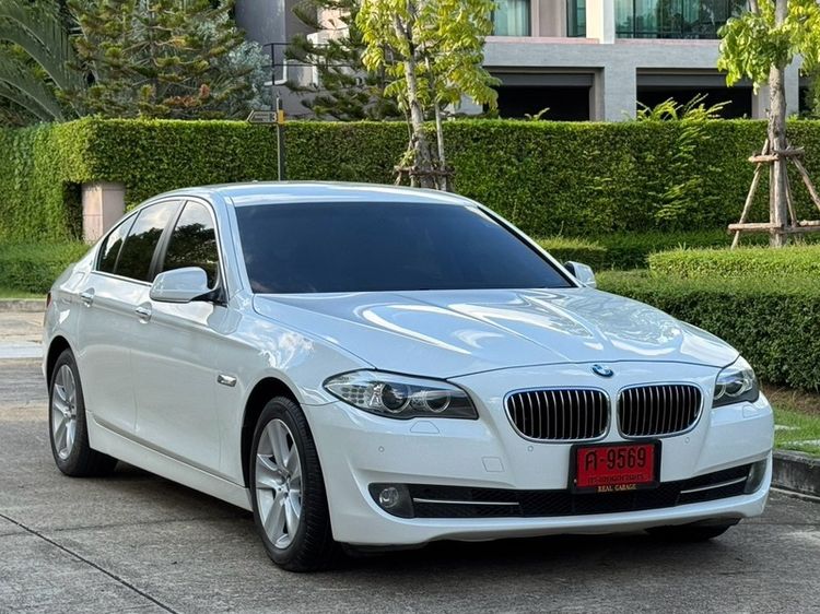 BMW Series 5 2010 523i Sedan เบนซิน ไม่ติดแก๊ส เกียร์อัตโนมัติ ขาว รูปที่ 3