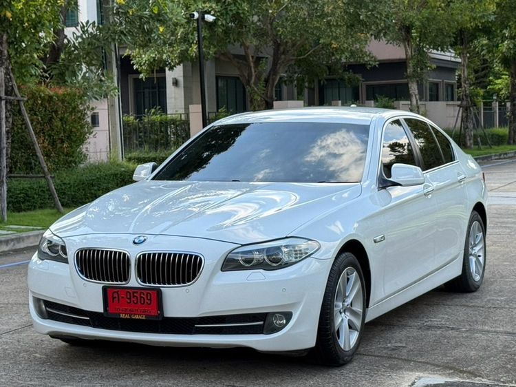 รถ BMW Series 5 523i สี ขาว