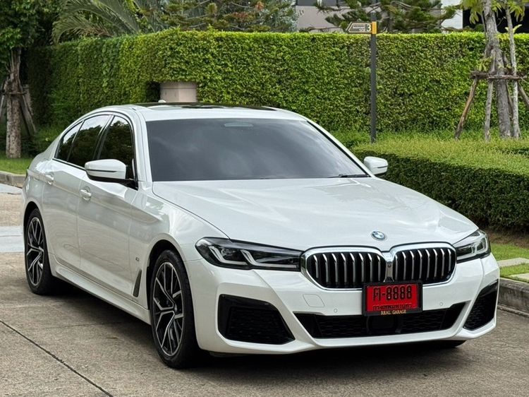 BMW Series 5 2021 530e Sedan ปลั๊กอินไฮบริด (PHEV) ไม่ติดแก๊ส เกียร์อัตโนมัติ ขาว รูปที่ 3