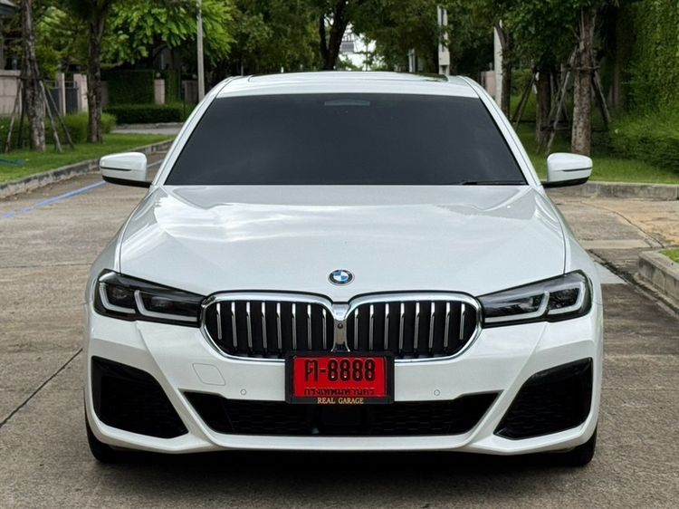 BMW Series 5 2021 530e Sedan ปลั๊กอินไฮบริด (PHEV) ไม่ติดแก๊ส เกียร์อัตโนมัติ ขาว รูปที่ 2