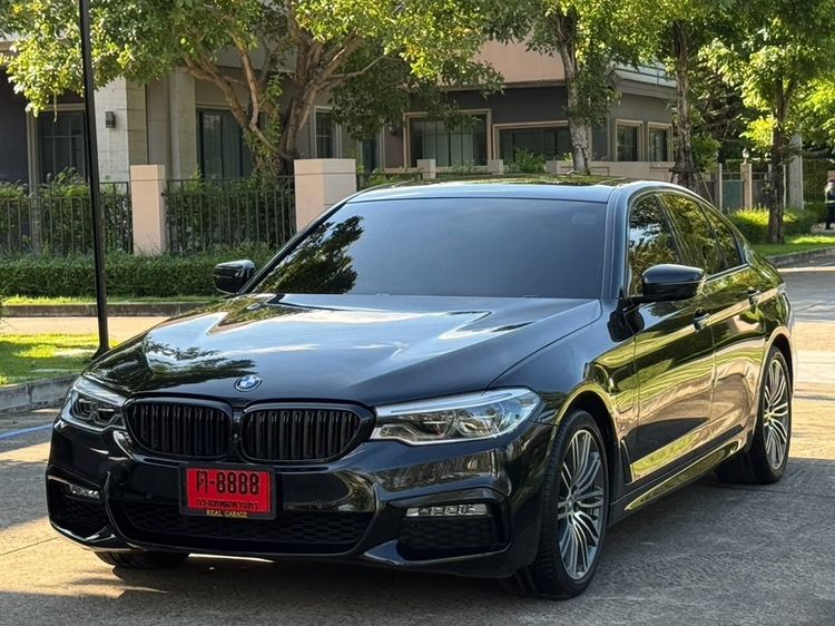 รถ BMW Series 5 530e สี ดำ