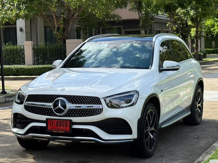 รถ Mercedes-Benz GLC-Class GLC300e สี ขาว