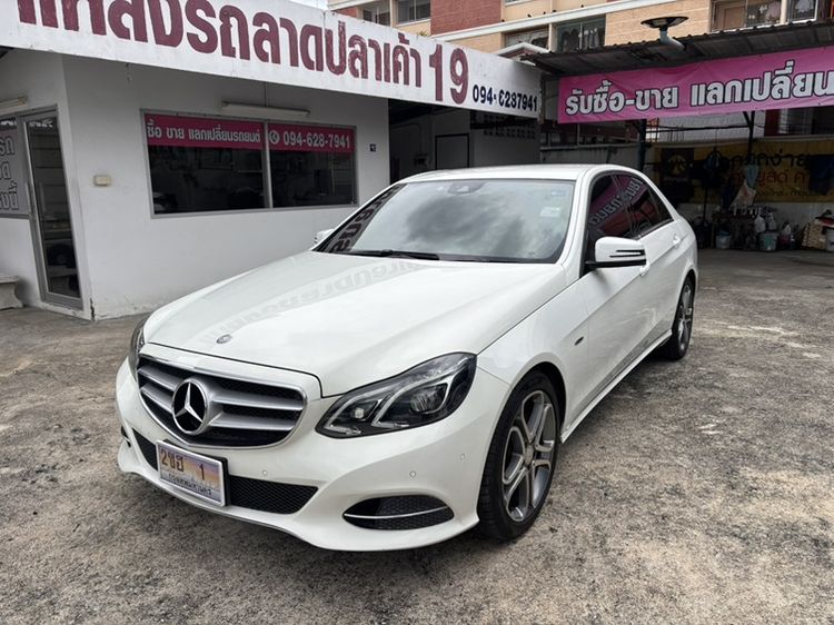 รถ Mercedes-Benz E-Class E200 สี ขาว
