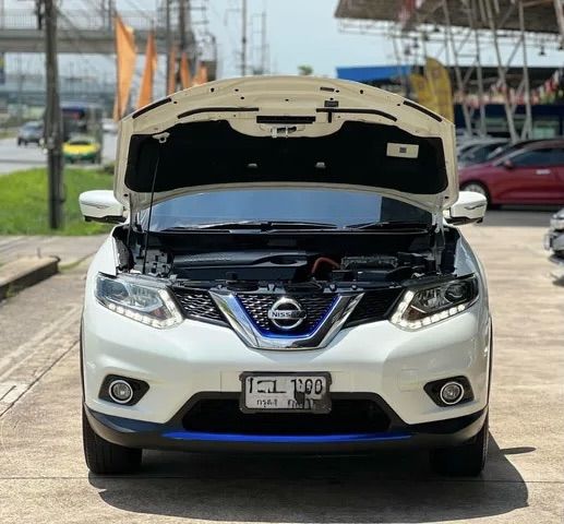 Nissan X-Trail 2018 2.0 E Hybrid Sedan เบนซิน LPG เกียร์อัตโนมัติ ขาว รูปที่ 2