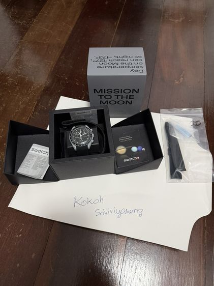 ดำ omega x swatch mission to the moon