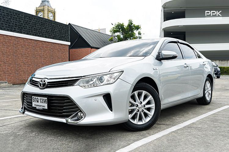 รถ Toyota Camry 2.0 G สี เทา