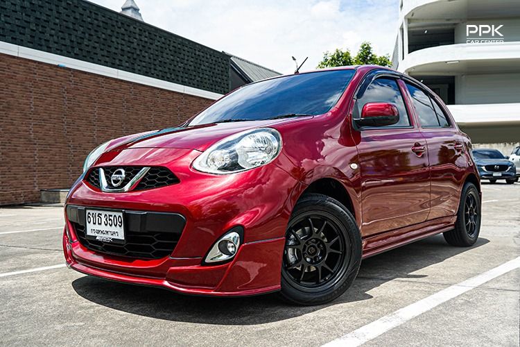 รถ Nissan March 1.2 E สี แดง