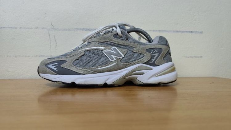 New Balance 725 42.5 27.0 แท้ มือสอง