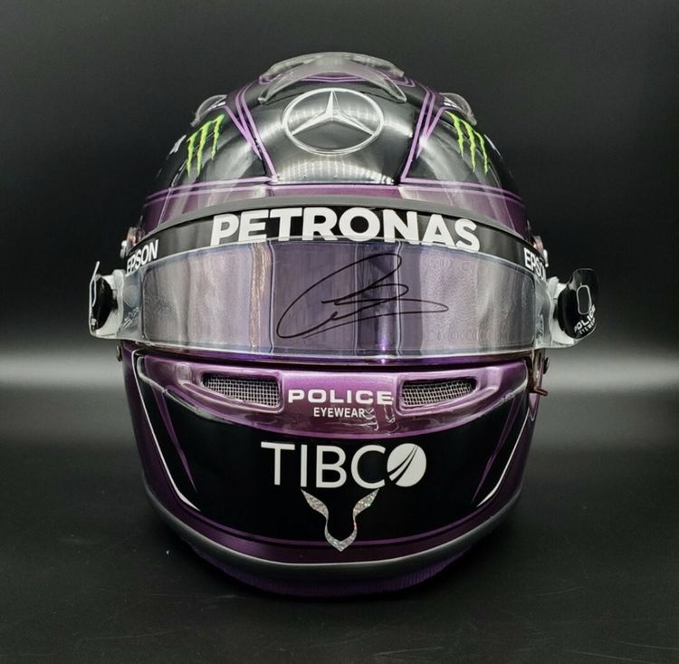 หมวก Lewis Hamilton มีลายเซ็นบนหน้ากาก ใบรับรอง