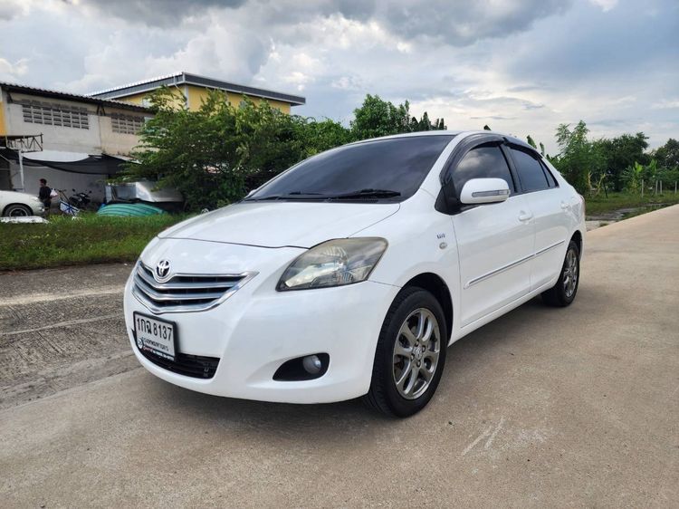 รถ Toyota Vios 1.5 E สี ขาว