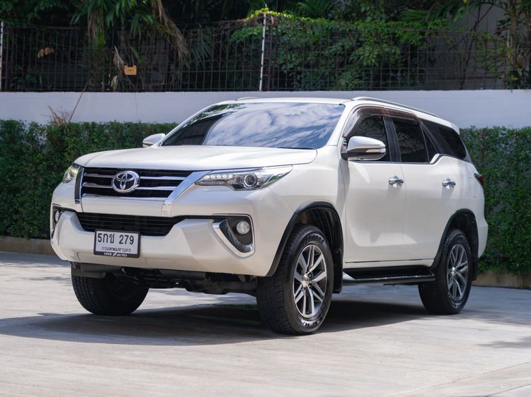 Toyota Fortuner 2016 2.8 V Utility-car ดีเซล ไม่ติดแก๊ส เกียร์อัตโนมัติ ขาว รูปที่ 3