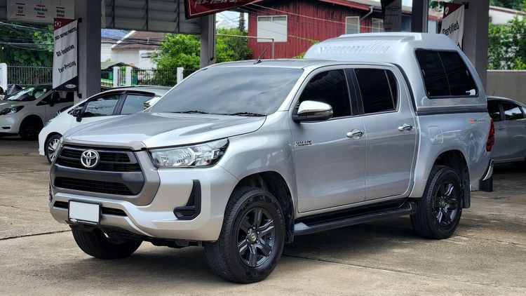 รถ Toyota Hilux Revo Double Cab 2.4 Entry Prerunner สี บรอนซ์เงิน
