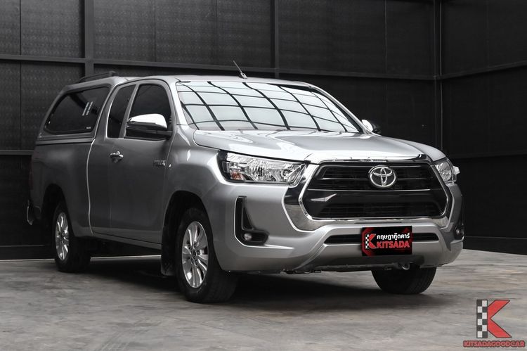 รถ Toyota Hilux Revo 2.4 Entry สี บรอนซ์เงิน