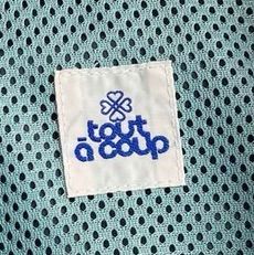เสื้อแจ็คเก็ต Tout a Coup แท้ 💯 size วัดจริงขนาดอก 21.5 ยาว 26.5 นิ้ว สภาพใหม่มาก มีซัปใน ดีเทลสวย มีซัปใน ตัดเย็บดีหายากน่าสะสมครับสนใจติดต่อ091-4067449 เต่าID: m รูปที่ 3