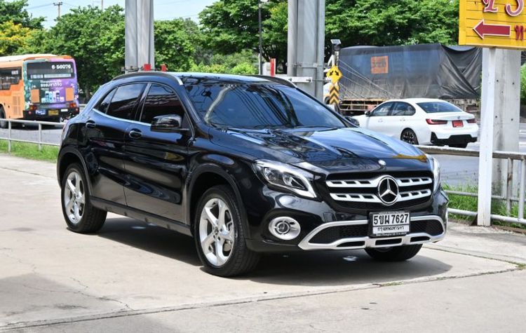Mercedes-Benz GLA-Class 2018 GLA200 Sedan เบนซิน เกียร์อัตโนมัติ ดำ