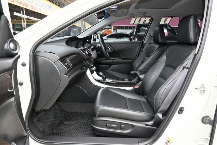 Honda Accord 2014 2.4 Tech Sedan เบนซิน เกียร์อัตโนมัติ ขาว รูปที่ 4