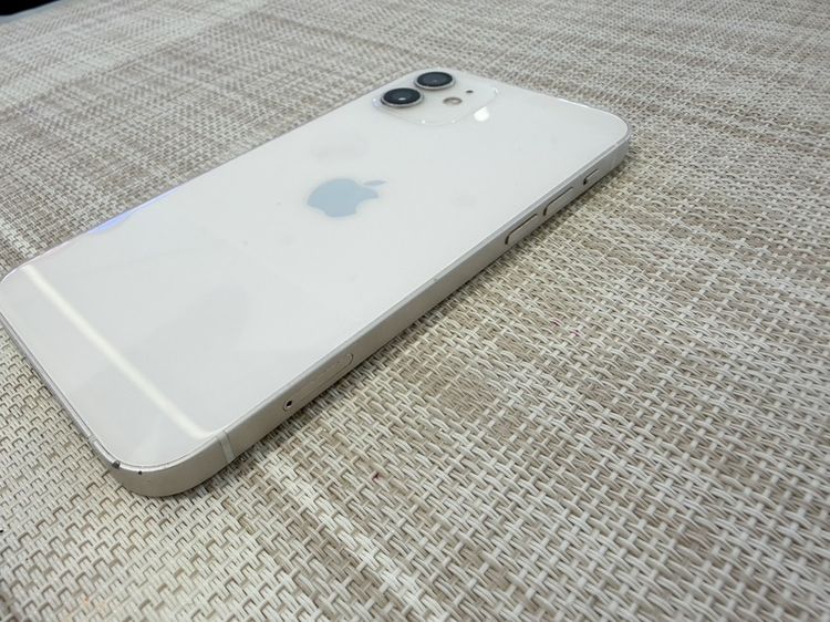 64 GB iPhone 12 สีขาว 64  หน้าจอเปลี่ยนแล้ว
