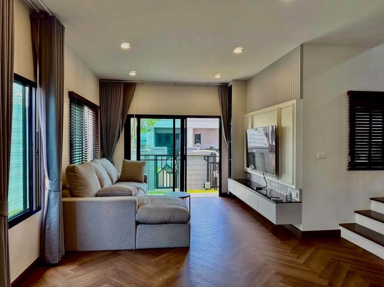ให้เช่า บ้านเดี่ยวหรู 4 ห้องนอน บริทาเนีย บางนา–ศรีวารี บ้านหลังริม ตกแต่งครบ พร้อมอยู่ 65,000 บาท รูปที่ 2