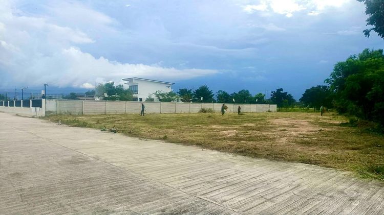 ที่ดินแถวหนองเบน ติดถนน รถผ่านเยอะ