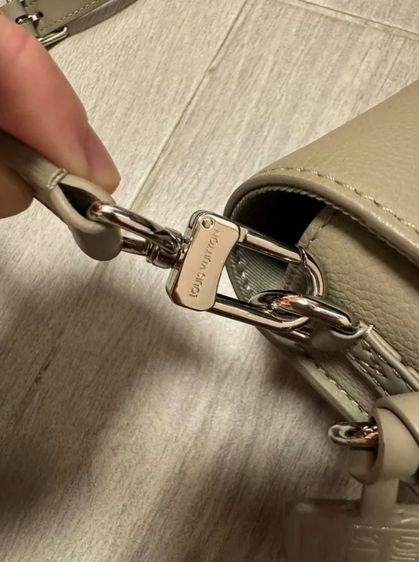 Louis Vuitton Fastline Wearable sage color very great condition รูปที่ 3