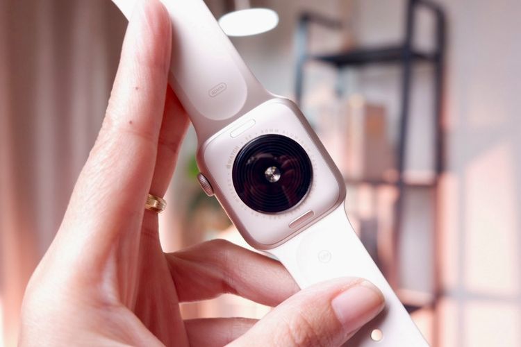 Apple Watch SE 3  40 mm. GPS สี Starlight เครื่องสวย ราคาเพียง 5,500.- มีประกันร้าน 60วัน รูปที่ 4