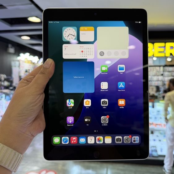 iPad Gen9 64GB ใส่ซิม(Cellular+WiFi) สีขาว เครื่องศูนย์ โมเดลTH สภาพสวยมากๆ เครื่องใช้งานดีเยี่ยม ครบยกกล่อง🔥🔥 รูปที่ 2