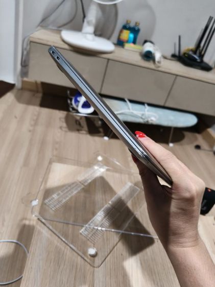 MacBook Air 13 นิ้ว ปี 2020 ชิป Intel Core i3 มือ2  พร้อมเคสใส เม้าท์ ที่ชาร์จเทียบเท่า รูปที่ 4