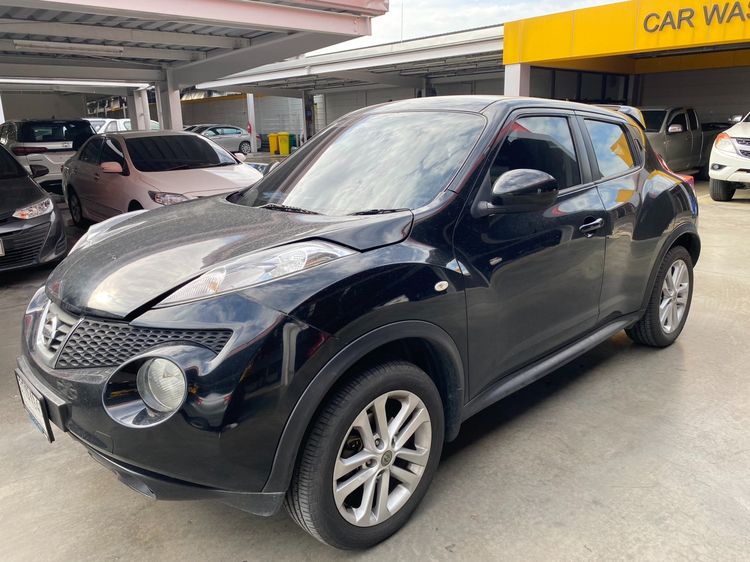 Nissan Juke 2014 1.6 V Sedan เบนซิน ไม่ติดแก๊ส เกียร์อัตโนมัติ ดำ รูปที่ 2