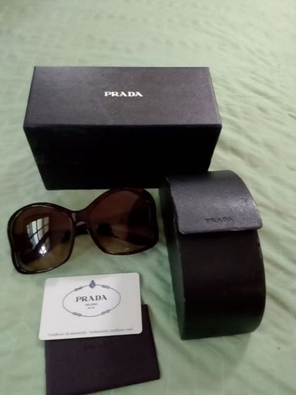 แว่นตา prada