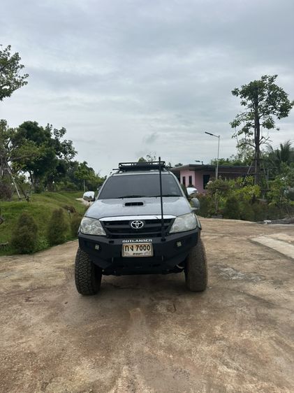 รถ Toyota Fortuner 3.0 V 4WD สี เทา