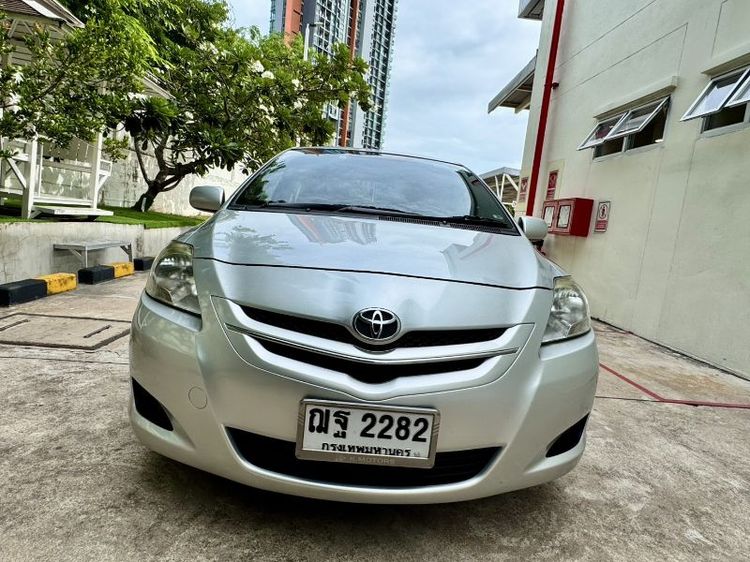 รถ Toyota Vios 1.5 E สี บรอนซ์เงิน