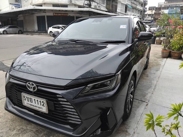 รถ Toyota Yaris ATIV 1.2 Premium Luxury สี เทา