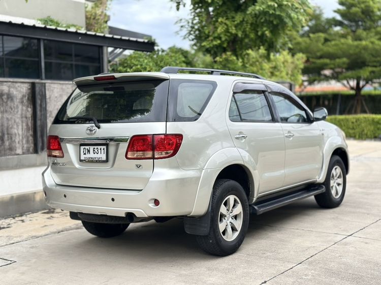 Toyota Fortuner 2005 3.0 V 4WD Utility-car ดีเซล บรอนซ์ทอง รูปที่ 2