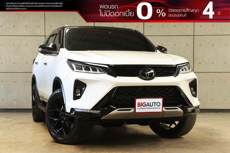 Toyota Fortuner 2024 2.8 Legender Black Top Utility-car ดีเซล ไม่ติดแก๊ส เกียร์อัตโนมัติ ขาว