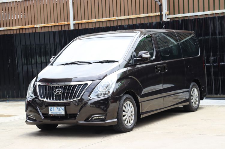 รถ Hyundai H-1  2.5 Elite สี น้ำตาล