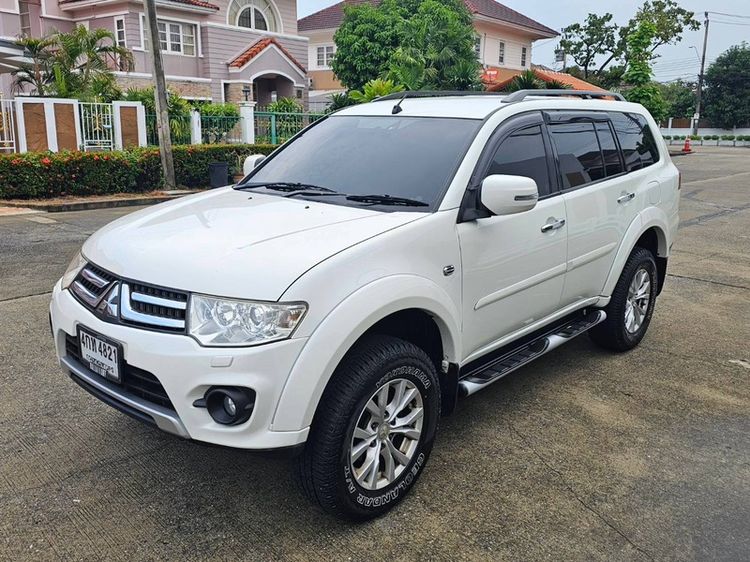รถ Mitsubishi Pajero Sport 2.5 GT สี ดำ