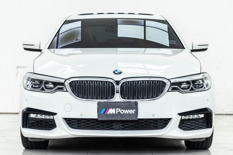 BMW Series 5 2018 530e Sedan ปลั๊กอินไฮบริด (PHEV) ไม่ติดแก๊ส เกียร์อัตโนมัติ ขาว รูปที่ 4