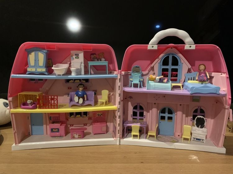 ชุดของเล่นบ้านตุ๊กตา You & Me Happy Together Family Cottage (จากแบรนด์ Toys "R" Us) ราคา 1290 บาท รูปที่ 4