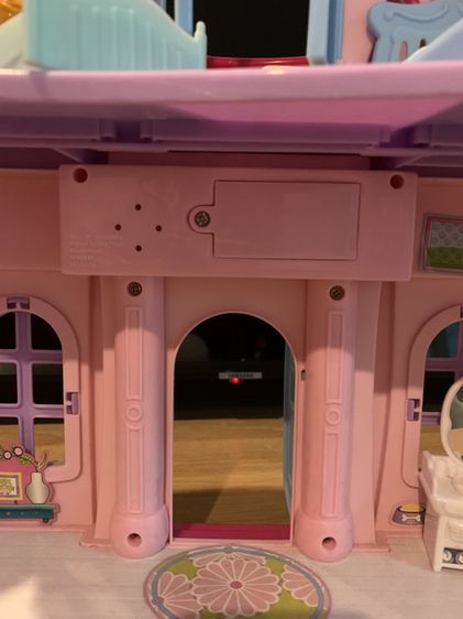 ชุดของเล่นบ้านตุ๊กตา You & Me Happy Together Family Cottage (จากแบรนด์ Toys "R" Us) ราคา 1290 บาท รูปที่ 5