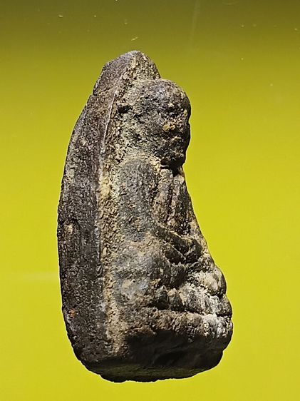 พระหลวงปู่ทวดเนื้อว่าน พิมพ์ใหญ่ ปี2497 รุ่นเเรก สภาพสวยเก่ามาก พระวางหิ้งเก่ามายาวนาน เนื้อแห้งมาก ไขว่านขึ้นทั่วทั้งองค์ พระสวยเก่ามากครับ รูปที่ 4