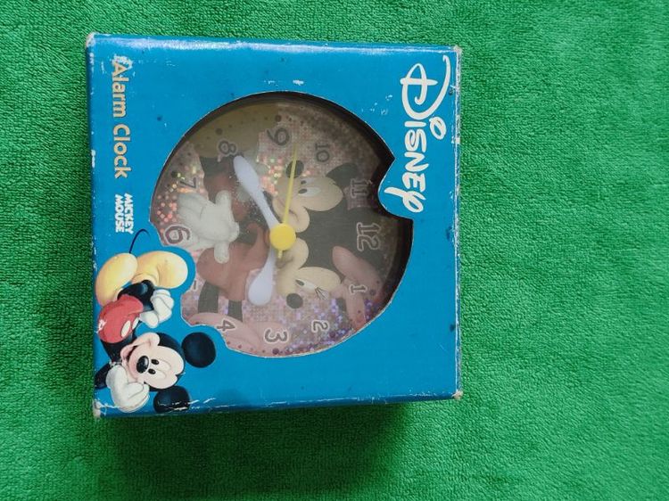 นาฬิกาปลุกตั้งโต๊ะ Mickey & Minnie Mouse กลิตเตอร์กากเพชร (Liquid Glitter Alarm Clock) ลิขสิทธิ์แท้จาก Disney จุดเด่นอยู่ที่ตัวเรือนหน้าปัดด้านในบรรจุของเหลวพร้อมกลิต รูปที่ 3