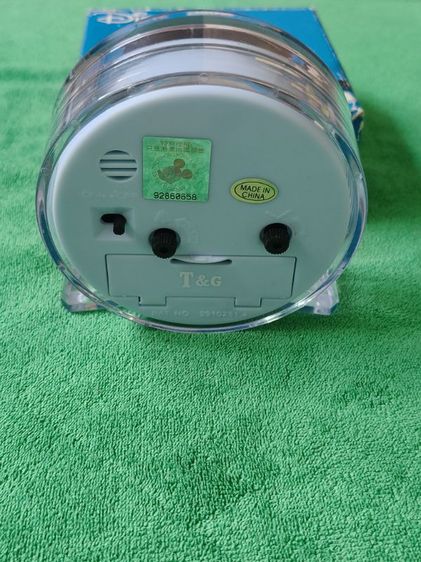 นาฬิกาปลุกตั้งโต๊ะ Mickey & Minnie Mouse กลิตเตอร์กากเพชร (Liquid Glitter Alarm Clock) ลิขสิทธิ์แท้จาก Disney จุดเด่นอยู่ที่ตัวเรือนหน้าปัดด้านในบรรจุของเหลวพร้อมกลิต รูปที่ 2