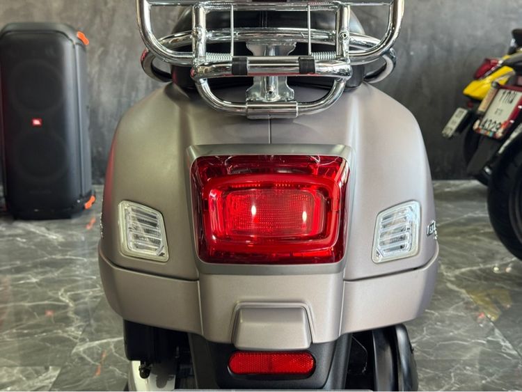 Vespa GTS Super Tech 300 hpe รูปที่ 6