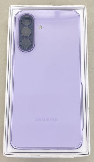 อื่นๆ 256 GB Samsung Galaxy A37 5G สีม่วง Awesome Lavender มือสอง สภาพสวยพร้อมใช้งานราคา 10,900