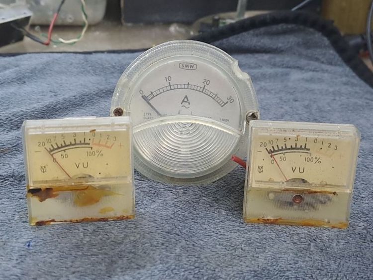 มิเตอร์เข็มวินเทจ และ VU Meter สภาพดี