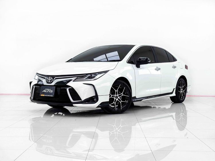 Toyota Altis 2019 1.8 GR Sport CVT Sedan เบนซิน ไม่ติดแก๊ส เกียร์อัตโนมัติ ขาว
