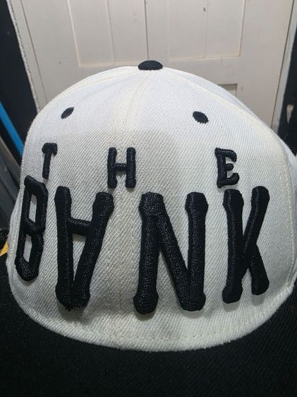 หมวก The Bank