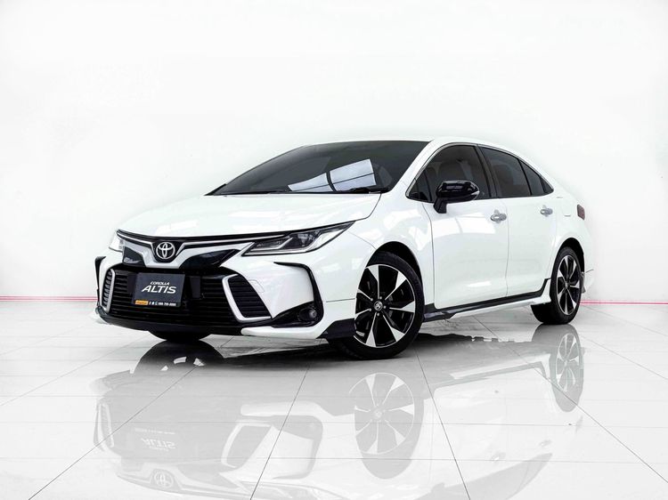 Toyota Altis 2019 1.8 GR Sport CVT Sedan เบนซิน ไม่ติดแก๊ส เกียร์อัตโนมัติ ขาว