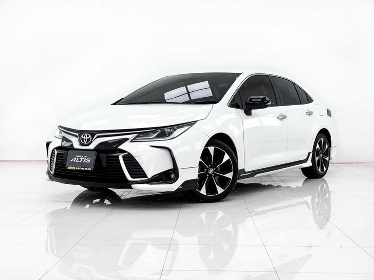 Toyota Altis 2019 1.8 GR Sport CVT Sedan เบนซิน ไม่ติดแก๊ส เกียร์อัตโนมัติ ขาว